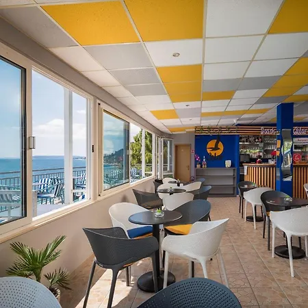 Oda ve Kahvaltı Solar