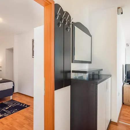 לינה וארוחת בוקר Solar 3*