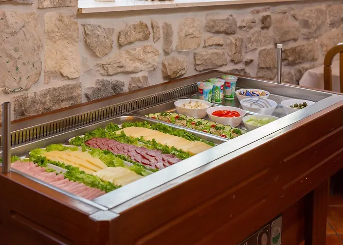 לינה וארוחת בוקר Solar 3*